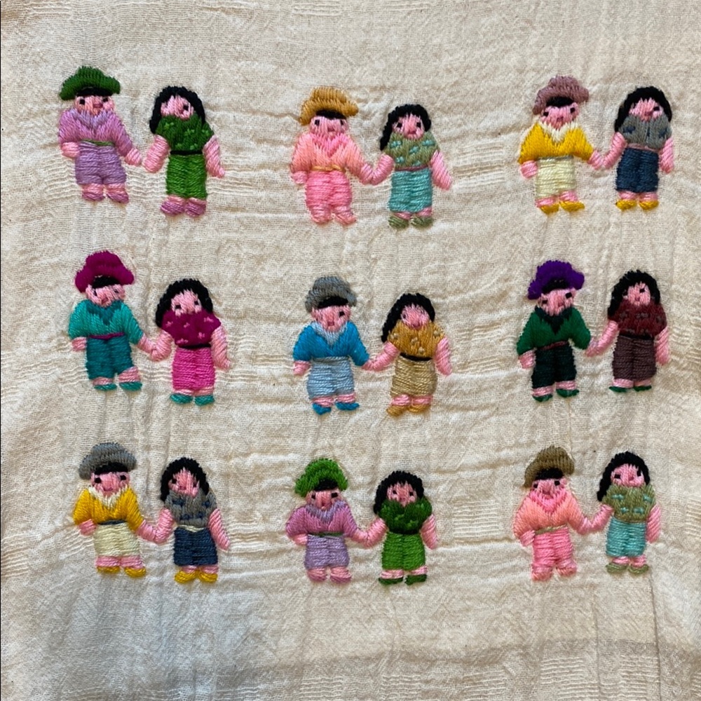 Vintage embroidered Guatemalan linen top Sz L
